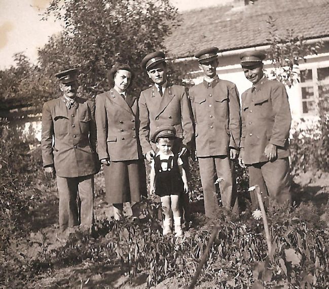 Doboz-posta-dolgozoi-1954-Sziromi-Elemer-Sziromi-Elemerne-fiuk-balra Klenyovszki-Mihaly